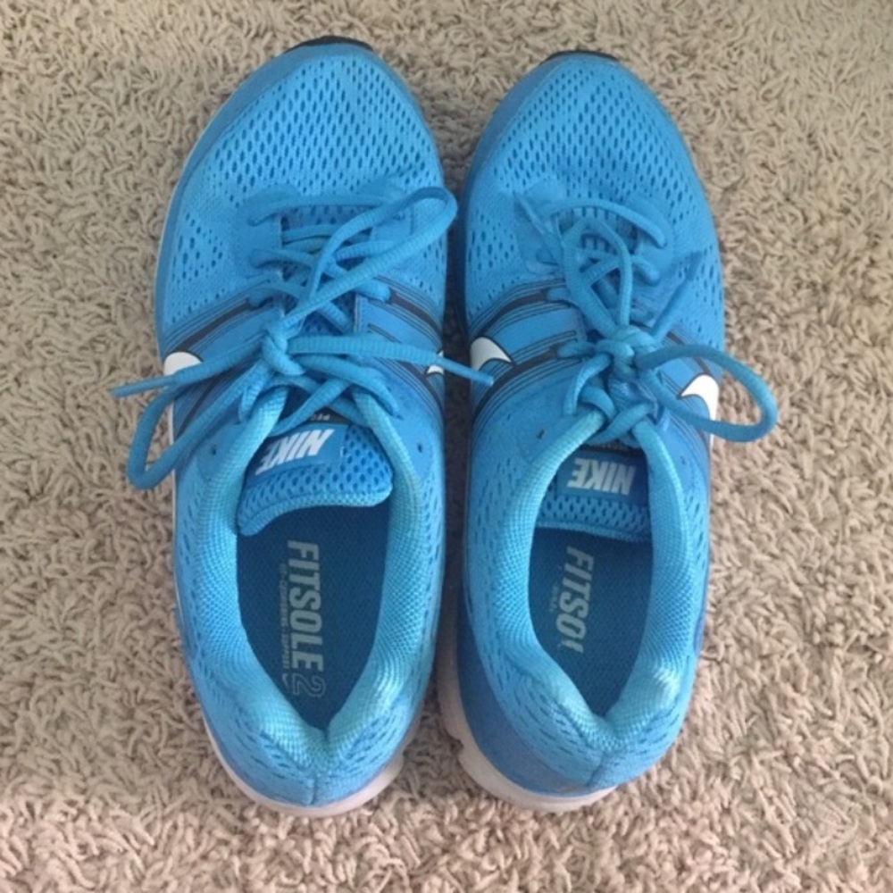 Nike tennis shoes